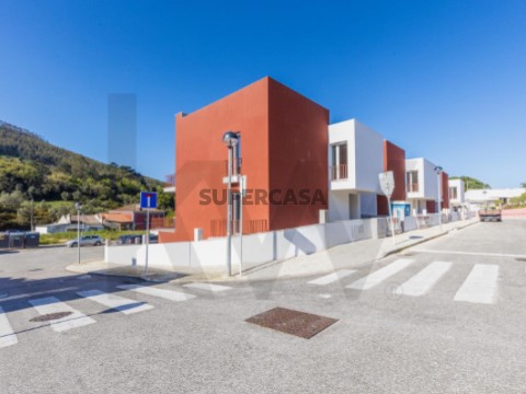 Moradia T4 em Lousa, Loures