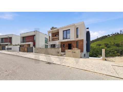 Moradia T4 em Malveira e São Miguel de Alcainça, Mafra