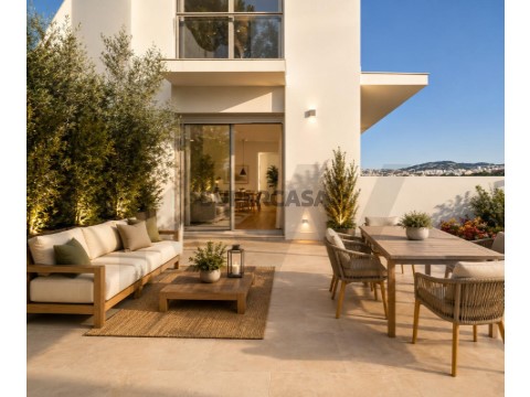 Apartamento T3 em Santa Clara, Lisboa