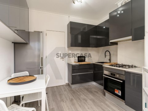 Apartamento T2 em Póvoa de Santo Adrião e Olival Basto, Odivelas