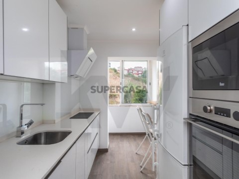 Apartamento T2 em Santo António dos Cavaleiros e Frielas, Loures