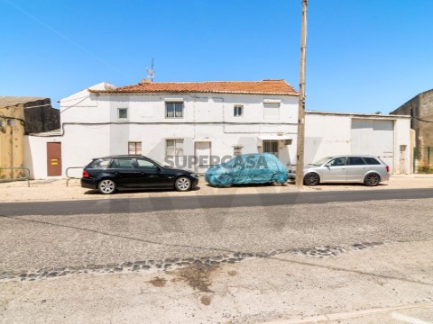 Prédio em Santa Clara, Lisboa