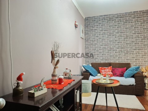 Apartamento T1 - Santo António - Sala de estar