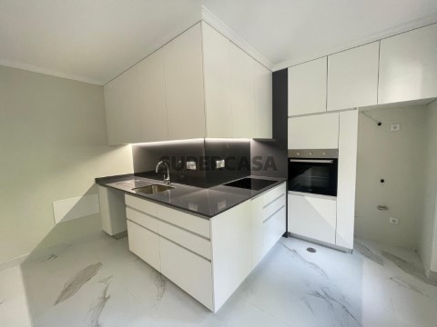 Cozinha - Apartamento T3 - Achada - Funchal