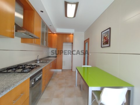 Apartamento T1 em Travessa dos Barreiros, São Bernardo