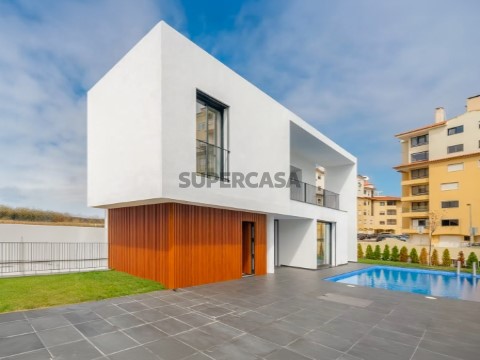 Moradia T3+2 | Carcavelos