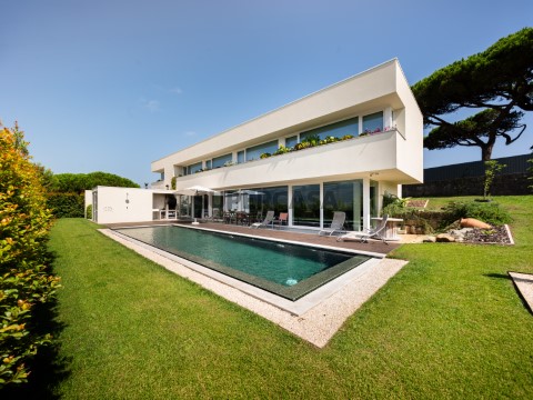 Moradia T6 + 1 c/ jardim relvado | Sintra