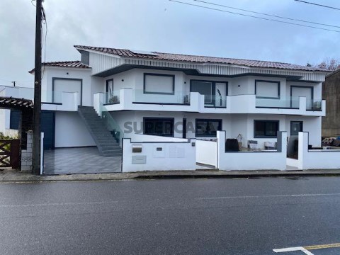 Andar de Moradia T4 Duplex em Trofa, Segadães e Lamas do Vouga, Águeda