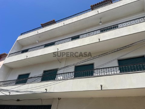 Prédio à venda em Camarate, Loures