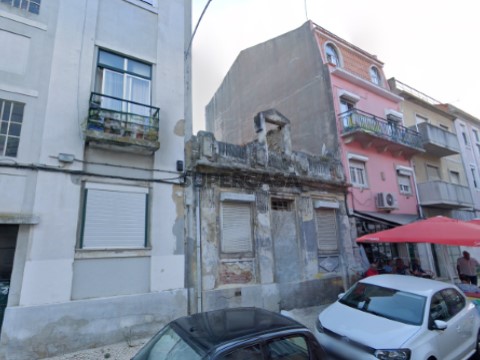 Prédio em Lisboa - Potencial de Reabilitação com Projeto Aprovado