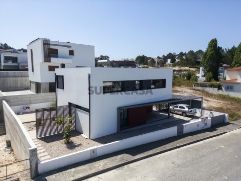 Moradia Isolada T3 Duplex em Urbanização Portela da Vila, União Freguesias Santa Maria, São Pedro e Matacães