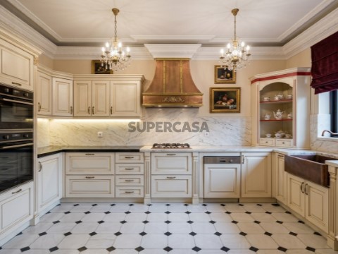 MORADIA VENDA T6 RE/MAX EXTRA_Cozinha moradia São João_Gemini_Generated_Image