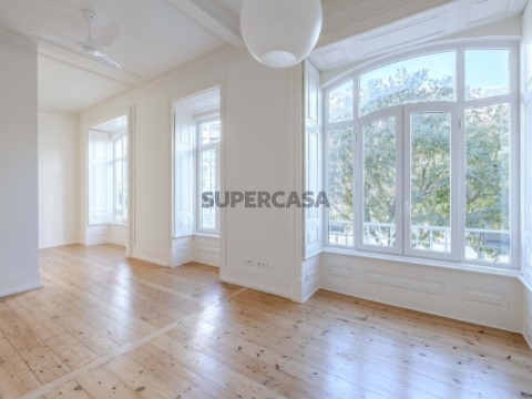 Apartamento T2 em Santo António, Lisboa