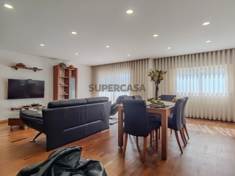 Apartamento T4 em Moreira, Maia