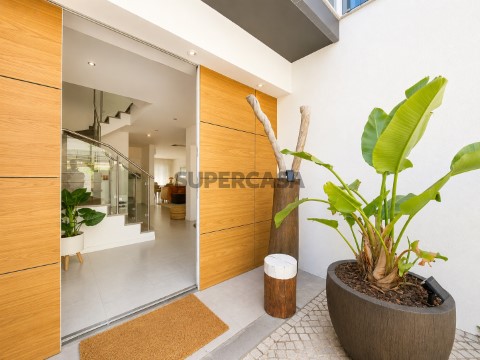 ChatGPT Image 29_06_2026, 23_28_45