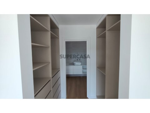 Semi-Detached House 2 bedrooms in Rua João Pedro de Almeida Mota, Fernão Ferro