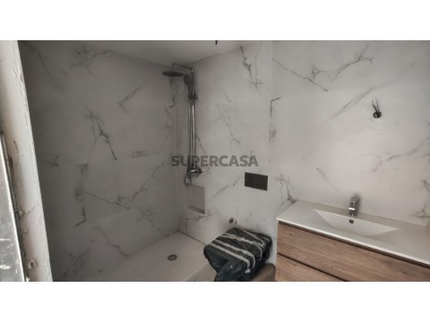 Apartamento T2 na Rua Quinta de São Marcos, Charneca de Caparica e Sobreda