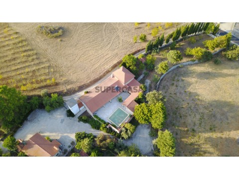 Moradia T4 em Azoia de Cima e Tremês, Santarém