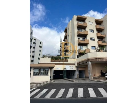 车库 在 São Pedro, Funchal