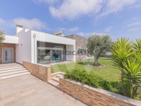 Moradia T4 em Atouguia da Baleia, Peniche