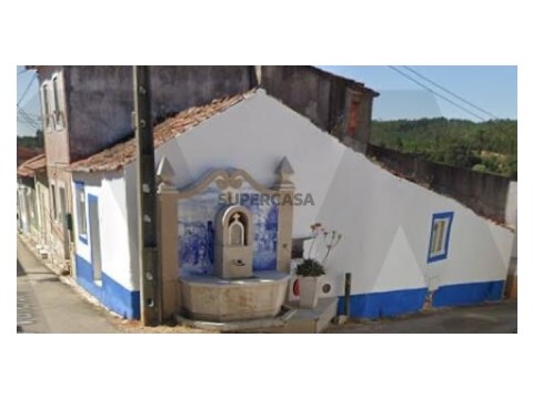 Moradia T2 em Malhou, Louriceira e Espinheiro, Alcanena