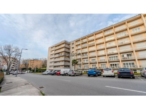 Apartamento T4 em Creixomil, Guimarães