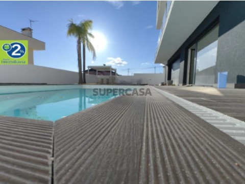 Moradia T4 em Charneca de Caparica e Sobreda, Almada