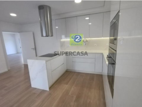 Apartamento T3 em Amora, Seixal