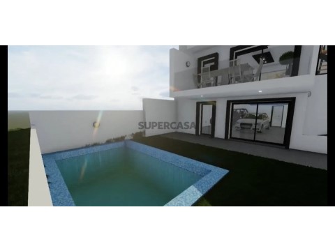 Moradia T4 em Charneca de Caparica e Sobreda, Almada