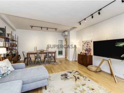 Apartamento T3 em Carnide, Lisboa