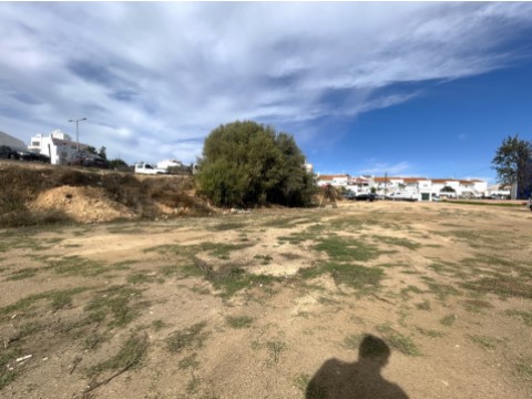 Lote para Moradia no Centro de Lagoa - Construa a Casa dos Seus Sonhos