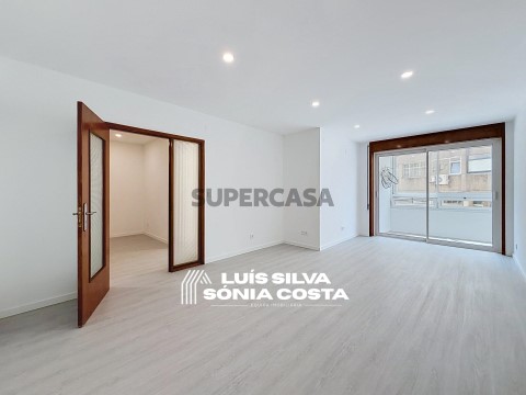 Apartment 2 Zimmer auf Santa Maria da Feira, Travanca, Sanfins e Espargo, Santa Maria da Feira