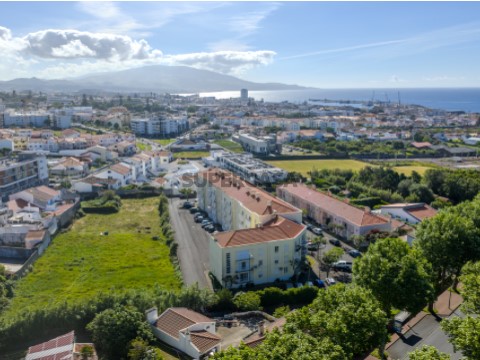 Apartamento T3 em Santa Clara, Ponta Delgada