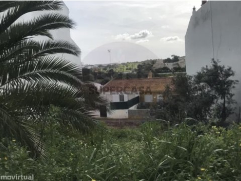 Lote Moradia na Rua de São Pedro, Estômbar e Parchal