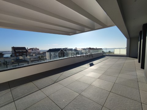 Apartamento com terraço vista mar (IMÓVEL ÚNICO!!!) - Praia da Costa nova