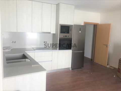 Moradia T3 de traça antiga, renovada, Oliveira de Azeméis - COZINHA