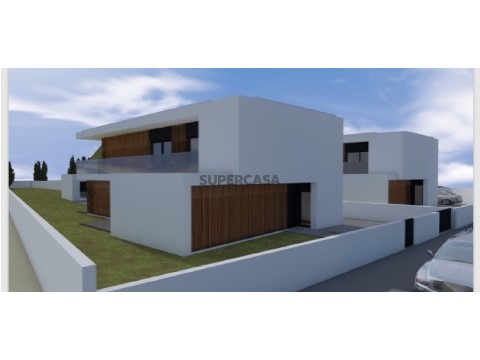 Moderna moradia T4 - São Bernardo