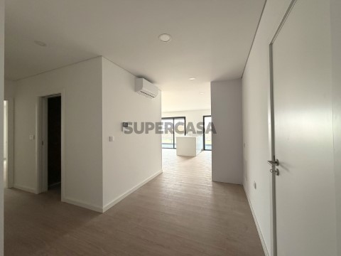Novidade no mercado !!! Apartamento T3 DUPLEX com TERRAÇO- Aveiro / Esgueira