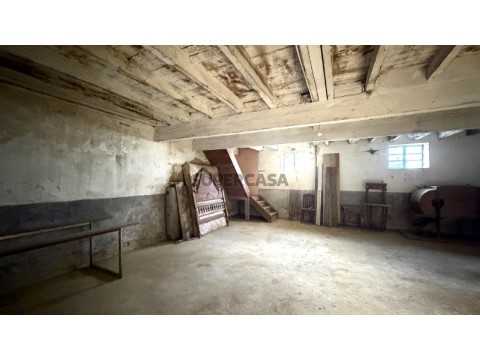 Moradia de Traça Antiga Próxima do Centro da Cidade - AVEIRO