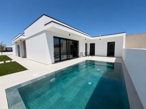 Moradia T4 Térrea com Piscina | Vista Serra da Arrábida 1
