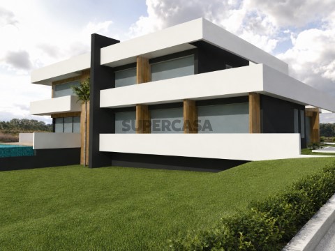 Terreno com Projeto Aprovado | 126.000 m² | Aldeia da Portela, Azeitão 1