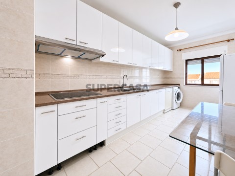 Apartamento T3 Espaçoso e Luminoso no Centro da Baixa da Banheira 1