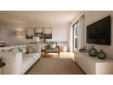 Moradia T3 com jardim em condomínio com piscina comum, Azeitão 1