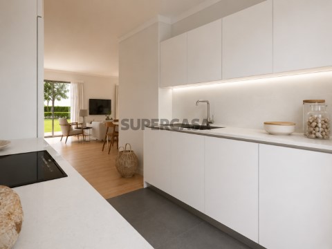 Moradia T4 com jardim em condomínio com piscina comum, Azeitão 1
