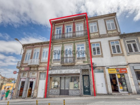 Apartamento T5 Triplex em Campanhã, Porto