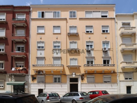 Apartamento Renovado mobilado e equipado no Areeiro, Lisboa - 4 Quartos
