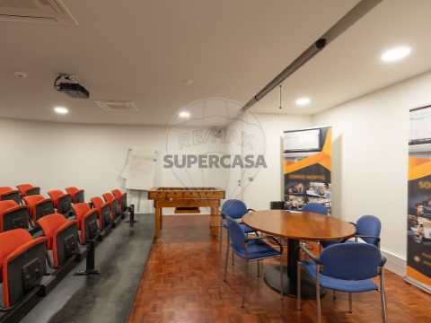 Büro auf Lordelo do Ouro e Massarelos, Porto