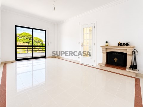 Apartamento T3 em Laranjeiro e Feijó, Almada