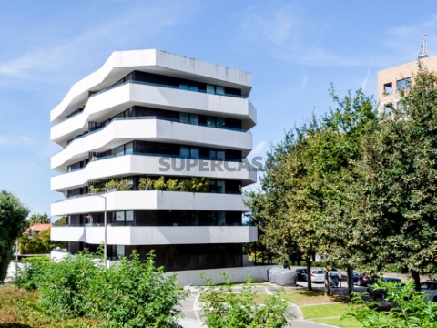 T3 + 1 Exterior Edifício