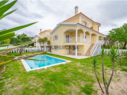 Moradia Triplex T4+1 | 249 m² | Belverde
